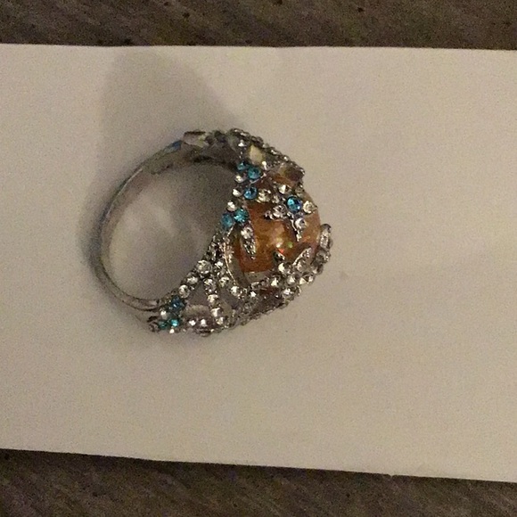 Ring - Picture 3 of 4